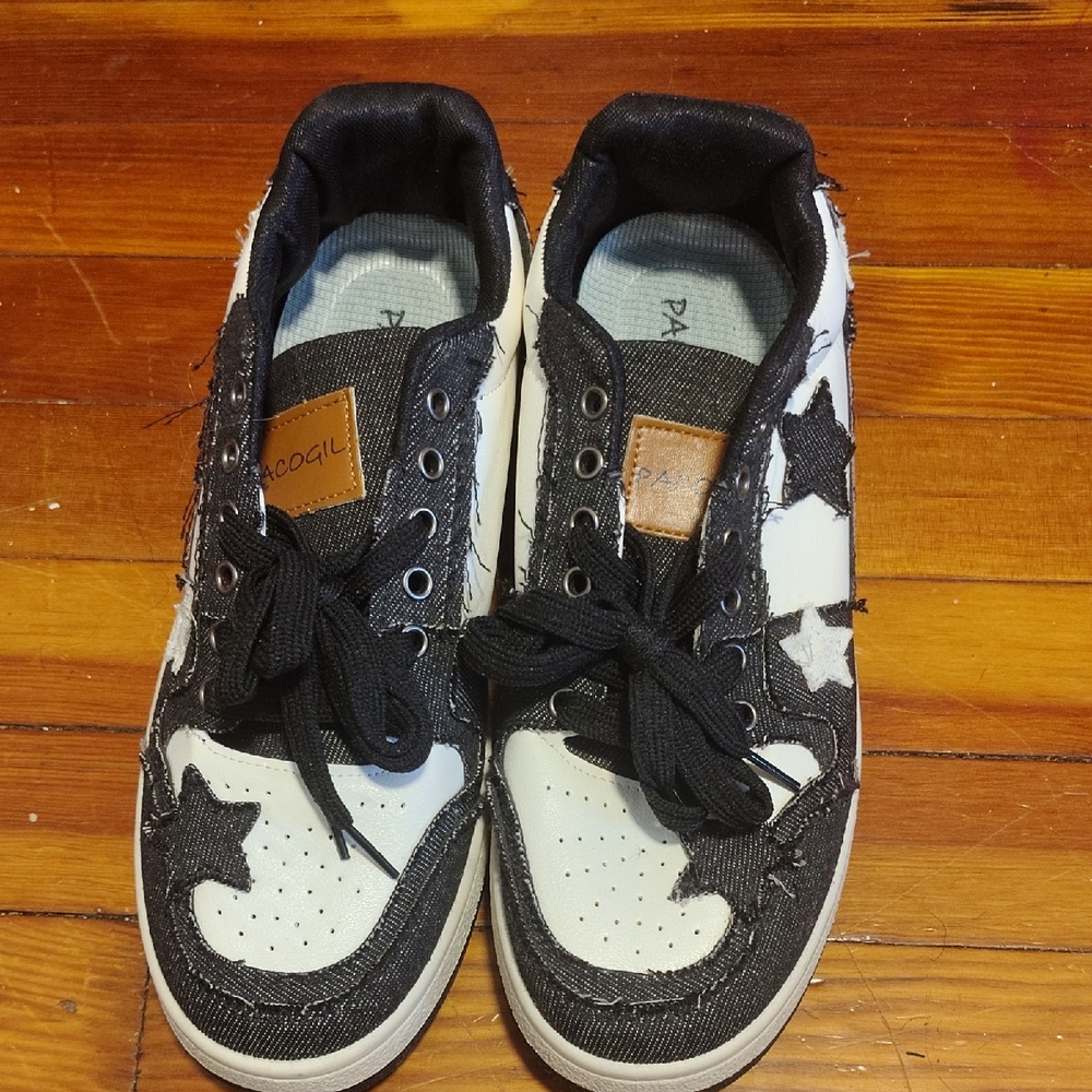 Paco Gil Women's Denim Star Patch Distressed Low Top Sneakers Black and White